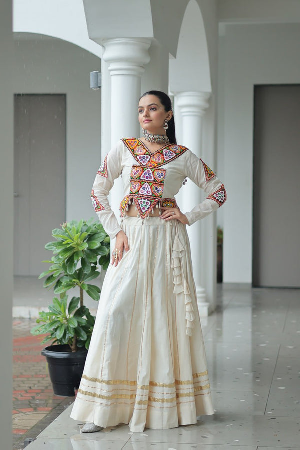 Taashi’s Festive Flare: Kutchi Mirror Jacket with Silk Draped Lehenga